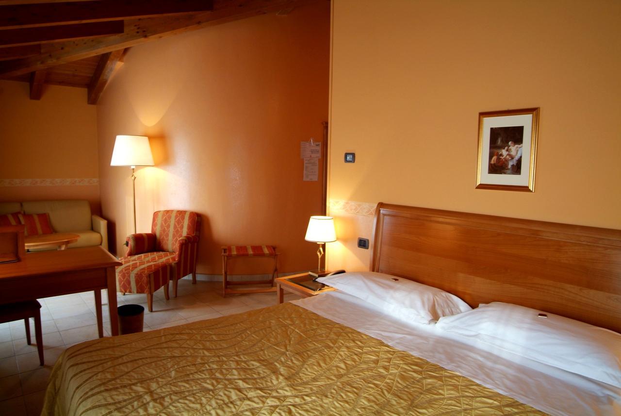 Hotel Ristorante Novecento Pegognaga Esterno foto