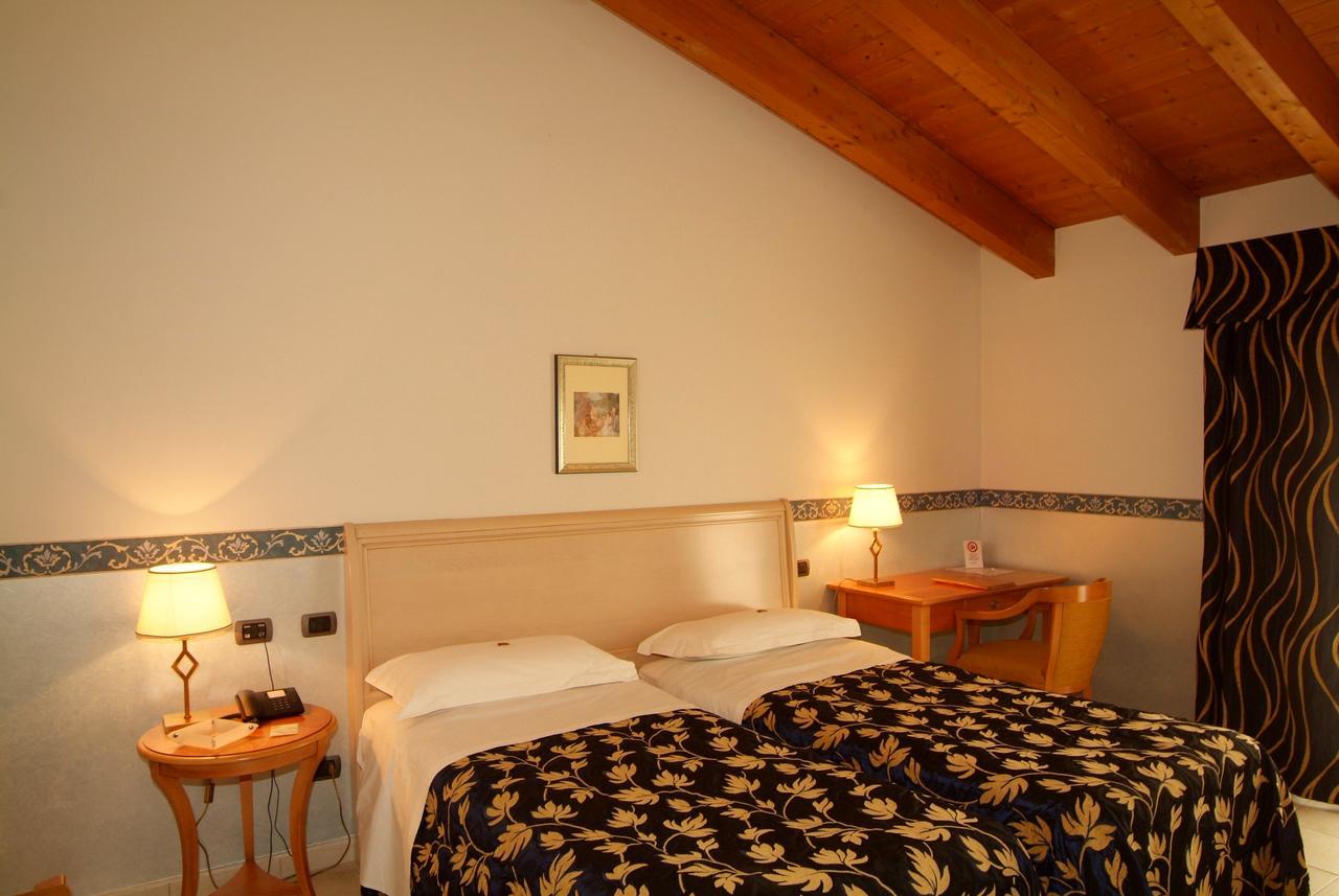 Hotel Ristorante Novecento Pegognaga Esterno foto
