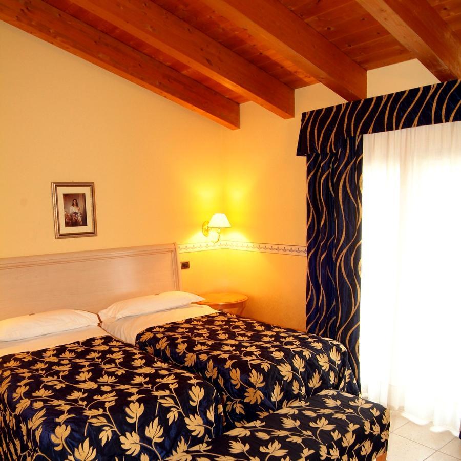 Hotel Ristorante Novecento Pegognaga Esterno foto